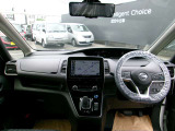 セレナ 1.2 e-POWER ハイウェイスターV 