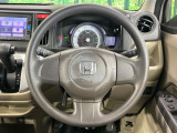 インテリアに合わせたデザインのステアリングは、運転される方のことも考え、運転しやすい形状、大きさです。是非一度、実際に触ってお確かめください。
