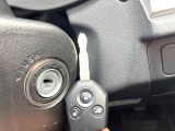 【キーレス】少し離れた場所からでもボタン一つでドアの開錠・施錠ができるのでとっても便利!ドアの鍵穴周りに傷をつけることもありません♪