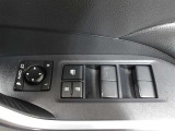 全席オートパワーウィンドウ☆窓の全閉全開が自動で出来るので便利ですよ♪