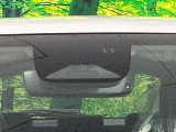 【シティブレーキアクティブシステム】低速走行中に前方の車両等を認識し、衝突しそうな時は警報とブレーキで衝突回避と被害軽減をアシスト。より安全にドライブをお楽しみいただけます。
