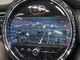 ●純正ナビ:一体感のあるナビは、高級感ある車内を演出してくれます。Bluetooth再生などオーディオ機能も充実しておりますので、運転もより楽しめます♪
