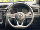 インテリアに合わせたデザインのステアリングは、運転される方のことも考え、運転しやすい形状、大きさです。是非一度、実際に触ってお確かめください。