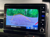【バックカメラ】駐車時に後方がリアルタイム映像で確認できます。大型商業施設や立体駐車場での駐車時や、夜間のバック時に大活躍!運転スキルに関わらず、今や必須となった装備のひとつです!