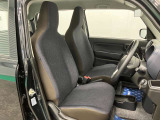 【フロントシート】さまざまな体格の方が快適に運転ができるよう配慮したシートになっております。