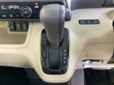 発進時から滑らかに加速する無段階変速のCVTはストップ&ゴーの多い街の中も快適です