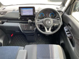 窓ガラスが大きく車両感覚も掴みやすいお車ですので安心してお乗りいただけます。