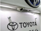 バックカメラが付いているので後方確認が非常にしやすいです。今や運転初心者も熟練者も必須装備!ついていて損はないですね♪