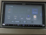 オーディオソースはご覧の通りです。Bluetoothを搭載しています。スマホと連動させると音楽等楽しむことが出来ます。