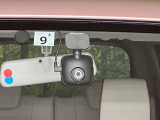 【ドライブレコーダー】ドライブレコーダー装備!走行中はもちろん、あおり運転や事故に遭遇した際、映像で記録し、万一のリスクに備えます。※記録用SDカードはお客様ご自身でご準備いただく必要があります。
