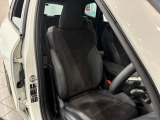 運転席になります。