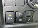 コーナーセンサーを車の前後に装備。障害物までの距離に応じて警告音を変えてお知らせ。縦列駐車時や駐車場・車庫などでの取り回しをサポートします。詳細は販売店スタッフまでおたずねください。