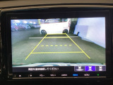 後方確認はお任せ! リアカメラ装備でバック駐車をサポートします。