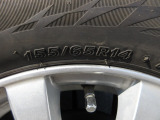 タイヤサイズは、155/65R14です。