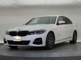 BMWのお車は、走行の安定性とコーナリングの良さを追求し、思い通りにハンドルの操作可能です。試乗車もご用意しておりますので、ぜひ&ldquo;駆け抜ける歓びをご体感ください!