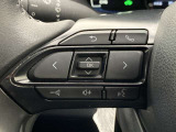 運転中、オーディオの操作をしてて、ハッとしたことはありませんか?ステアリングスイッチは、運転中でもハンドルでオーディオの操作が可能です。安全なドライブをサポートします。