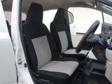 見通しのよいすっきりとした視界で、誰でも運転しやすいです。運転のしやすさは疲れにくさにも繋がりますよ♪