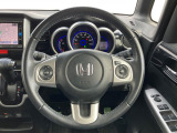 【純正革巻きステアリング】上質な革を使用することで、手にしっかり馴染みとても運転しやすいハンドルです♪