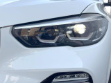 ●LEDヘッドライト:夜間走行時も良好な視界を確保し安心して運転できる高輝度LEDヘッドライトを装備!点灯速度が早く、消費電力も抑えられています。