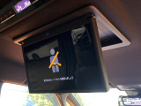 【フリップダウンモニター】大画面モニターで後席でもエンタメをお楽しみいただけます。小さなお子様にも大人気の装備です♪