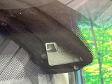 【ホンダセンシング】走行中に前方の車両等を認識し、衝突しそうな時は警報とブレーキで衝突回避と被害軽減をアシスト。より安全にドライブをお楽しみいただけます。