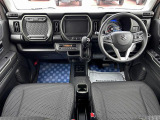 [室内]黒を基調としたシックな室内です☆落ち着いて運転して頂けます♪
