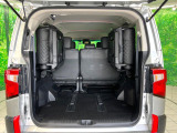 普段のお買い物や通勤、送迎等に十分な荷室スペースを確保しております。セカンドシートを倒すと、大きな荷物の積載も可能です♪