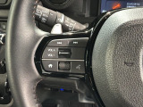 ステアリングにオーディオ操作スイッチが付いています。オーディオ画面に直接タッチしなくても操作が出来ますので、運転に集中できます。
