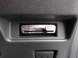 ETCももちろん搭載。いちいち料金所で停車する必要なんて当然ないです。スムーズにストレスなくドライブをお楽しみください。(※支払総額にセットアップ費用は含まれておりません。)