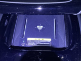 ワイヤレス充電器を搭載。スマートフォンを置くだけで充電可能。