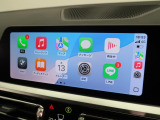 【アップルカープレイ】iPhoneがBMW車両とワイヤレスで接続されます。Apple CarPlayでは、オーディオストリーミングやメッセージングアプリがディスプレイに表示されます。