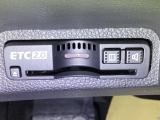 【ETC車載器】カードを挿すだけでゲートをスルー。利用には車両情報を登録する「セットアップ」が別途必要です。