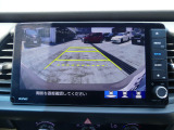 リアカメラが装備されており、後方の安全確認はもちろんのこと狭い場所での駐車や雨の日・夜間など視界の悪いコンディションでのストレスの軽減にもなります。