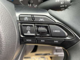 レーダークルーズコントロール(全車速追従機能付)付きです。車速に応じて追従支援してくれるので、ロングドライブも快適です。詳細は販売店スタッフまでおたずねください。