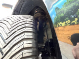 お車を安心してお乗りいただく為には、足回りの定期点検が欠かせません。サービスサポート(有償保証)では無料点検もご提供しており、安心のカーライフをお過ごしいただけるサポート体制が整っています。