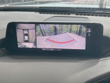 【360&deg;ビューモニター】専用のカメラにより、上から見下ろしたような視点で360度クルマの周囲を確認することができます☆死角部分も確認しやすく、狭い場所での切り返しや駐車もスムーズに行えます。
