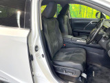 運転席シート廻りは使用感も少なく、良好な状態となっています。前オーナー様が丁寧に使っていたことがよくわかりますね。