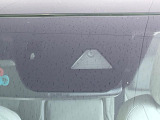 【i-ACTIVESENSE】走行中に前方の車両等を認識し、衝突しそうな時は警報とブレーキで衝突回避と被害軽減をアシスト。より安全にドライブをお楽しみいただけます。