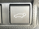 【パワーバックドア】スマートキーや運転席のボタンを押すだけでリアゲートが自動で開閉します!荷物を持っている時や、高い位置にあるバックドアを閉める際に便利な機能です♪