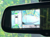 【アラウンドビューモニター】専用のカメラにより、上から見下ろしたような視点で360度クルマの周囲を確認することができます☆死角部分も確認しやすく、狭い場所での切り返しや駐車もスムーズに行えます。