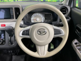 インテリアに合わせたデザインのステアリングは、運転される方のことも考え、運転しやすい形状、大きさです。是非一度、実際に触ってお確かめください。