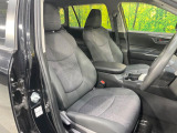 運転席シート廻りは使用感も少なく、良好な状態となっています。前オーナー様が丁寧に使っていたことがよくわかりますね。