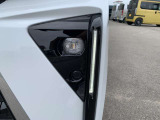 エンジンルームも綺麗に洗浄してから納車致します。普段あまり見ることが無い箇所だからこそ綺麗だと感動しますよね(*&acute;▽`*)