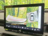 【パノラミックビューモニター】専用のカメラにより、上から見下ろしたような視点で360度クルマの周囲を確認することができます☆死角部分も確認しやすく、狭い場所での切り返しや駐車もスムーズに行えます。