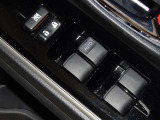 電動格納式ドアミラー・パワーウインドウを装備しています。