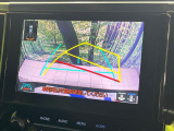 【バックカメラ】駐車時に後方がリアルタイム映像で確認できます。大型商業施設や立体駐車場での駐車時や、夜間のバック時に大活躍!運転スキルに関わらず、今や必須となった装備のひとつです!