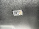 夜の荷室を明るくするラゲッジルーランプです。