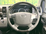 【純正革巻きステアリング】上質な革を使用することで、手にしっかり馴染みとても運転しやすいハンドルです♪