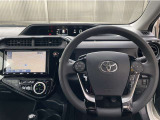 ステアリングスイッチ搭載!手を離さずに手元のスイッチで操作が可能。運転中、視線をそらさなくても操作ができて安全です!