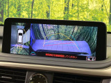 【パノラミックビューモニター】専用のカメラにより、上から見下ろしたような視点で360度クルマの周囲を確認することができます☆死角部分も確認しやすく、狭い場所での切り返しや駐車もスムーズに行えます。